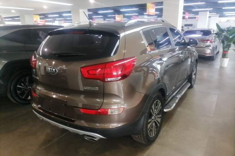 Used Kia Sportage R 2015 2.0L Automatic Two-Wheel Drive DLX Model Rear Right 45 Deg