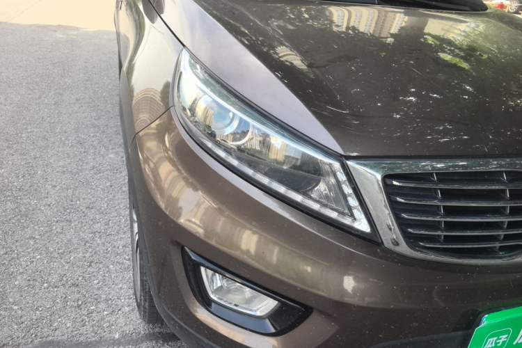 Used Kia Sportage R 2015 2.0L Automatic Two-Wheel Drive DLX Model Right Front Headlight