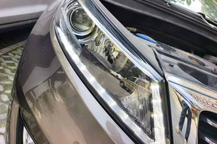 Used Kia Sportage R 2015 2.0L Automatic Two-Wheel Drive GLS Right Front Headlight