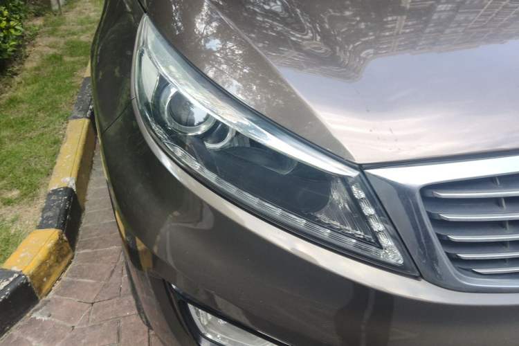Used Kia Sportage R 2015 2.0L Automatic Two-Wheel Drive DLX Model Right Front Headlight