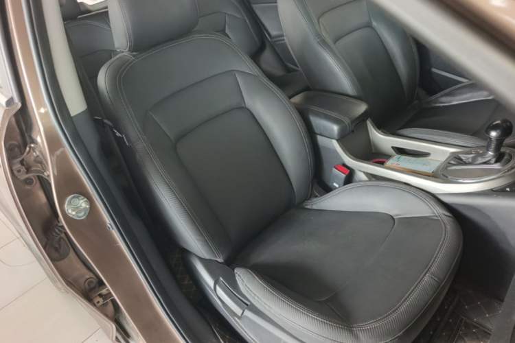 Used Kia Sportage R 2015 2.0L Automatic Two-Wheel Drive DLX Model Right Front Seat