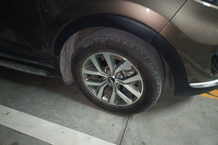 Used Kia Sportage R 2015 2.0L Automatic Two-Wheel Drive GLS Right Front Wheel Hub