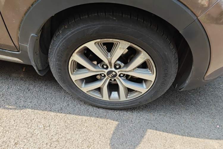 Used Kia Sportage R 2015 2.0L Automatic Two-Wheel Drive GLS Right Front Wheel Hub