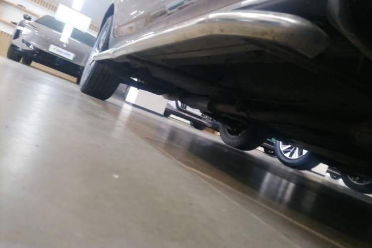 Used Kia Sportage R 2015 2.0L Automatic Two-Wheel Drive DLX Model Right Side Sill