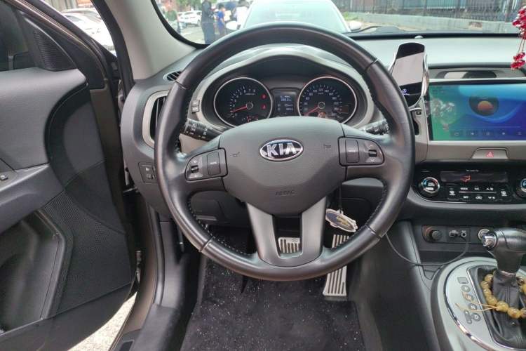 Used Kia Sportage R 2015 2.0L Automatic Two-Wheel Drive DLX Model Steering Wheel