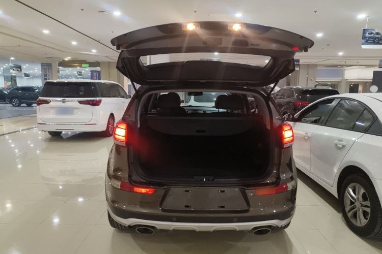 Used Kia Sportage R 2015 2.0L Automatic Two-Wheel Drive GLS Trunk