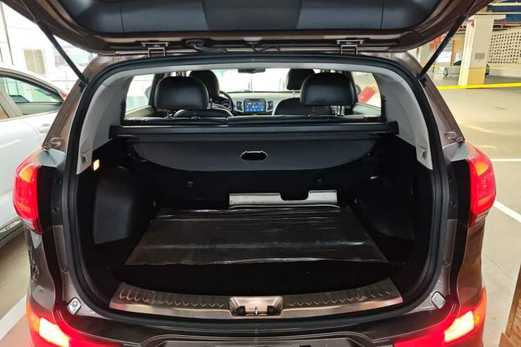 Used Kia Sportage R 2015 2.0L Automatic Two-Wheel Drive DLX Model Trunk
