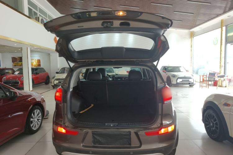 Used Kia Sportage R 2015 2.0L Automatic Two-Wheel Drive DLX Model Trunk