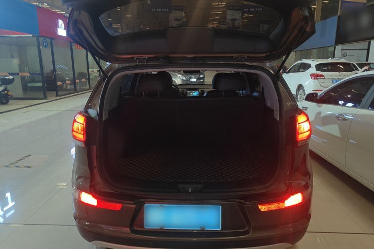 Used Kia Sportage R 2015 2.0L Automatic Two-Wheel Drive GLS Trunk