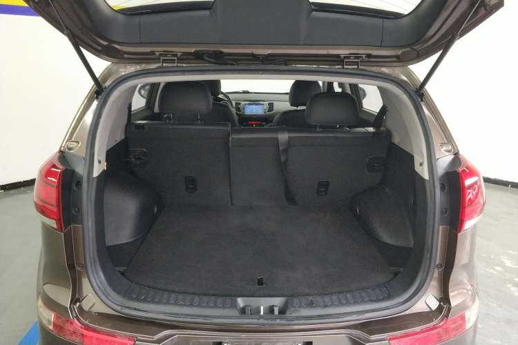 Used Kia Sportage R 2015 2.0L Automatic Two-Wheel Drive GLS Trunk