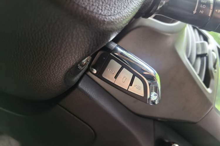 Used Kia Sportage R 2015 2.0L Automatic Two-Wheel Drive GL Vehicle Key
