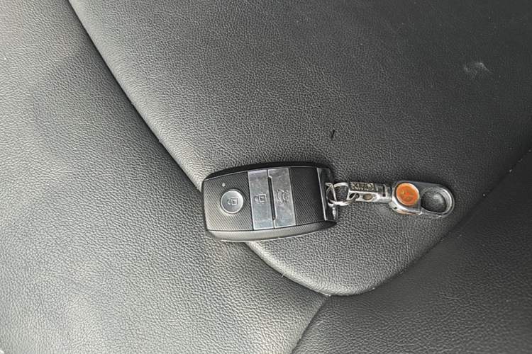 Used Kia Sportage R 2015 2.0L Automatic Two-Wheel Drive DLX Model Vehicle Key