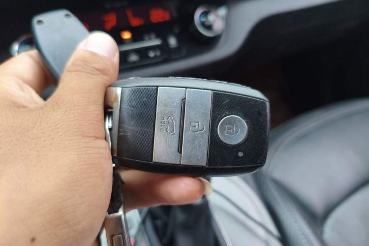 Used Kia Sportage R 2015 2.0L Automatic Two-Wheel Drive DLX Model Vehicle Key