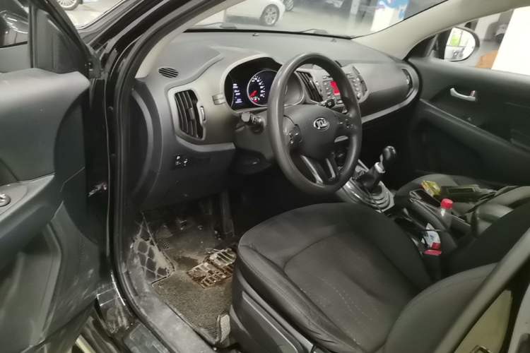 Used Kia Sportage R 2016 2.0L Manual Two-Wheel Drive GL Trim Driver Seat
