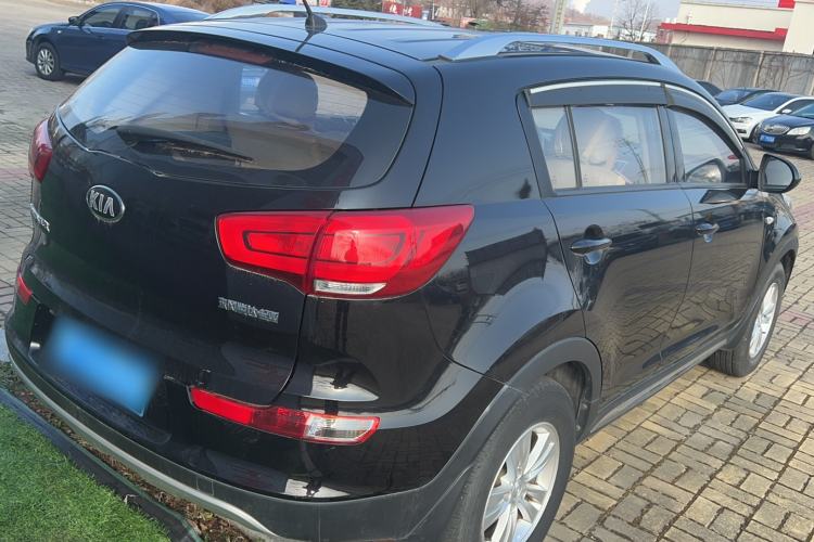 Used Kia Sportage R 2016 2.0L Manual Two-Wheel Drive GL Trim Exterior 3