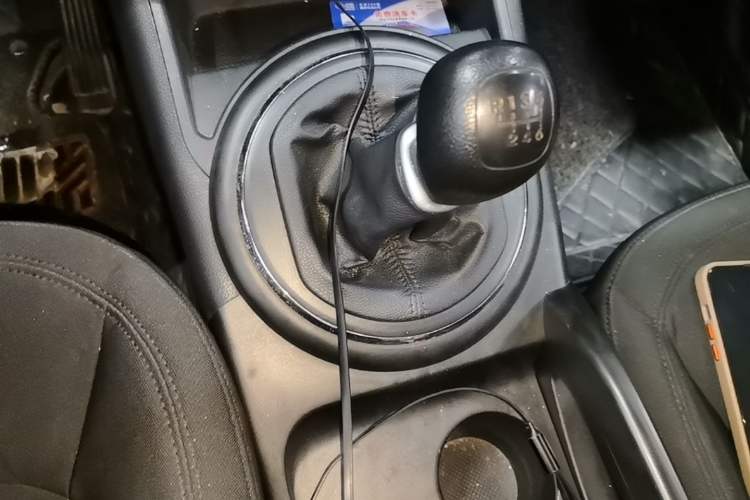 Used Kia Sportage R 2016 2.0L Manual Two-Wheel Drive GL Trim Gear Lever