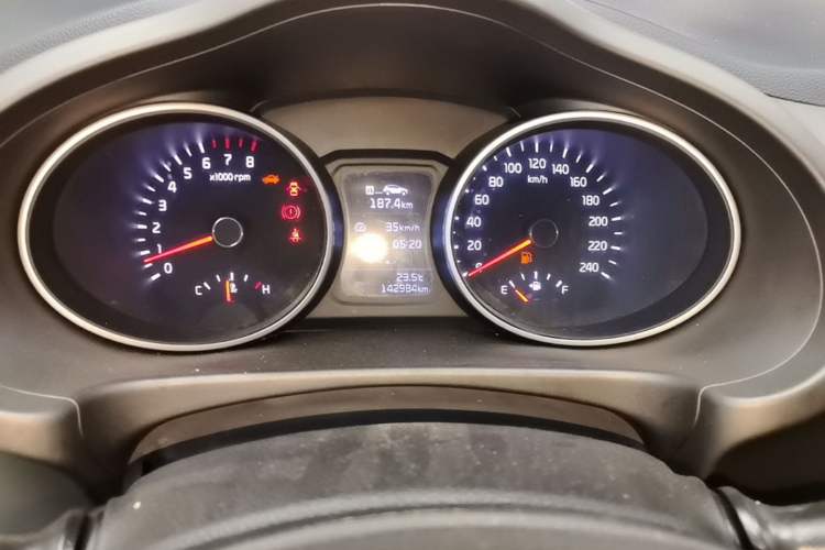 Used Kia Sportage R 2016 2.0L Manual Two-Wheel Drive GL Trim Instrument Cluster