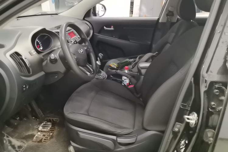 Used Kia Sportage R 2016 2.0L Manual Two-Wheel Drive GL Trim Left Front Seat