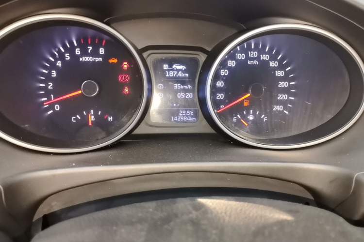 Used Kia Sportage R 2016 2.0L Manual Two-Wheel Drive GL Trim Odometer Close Up