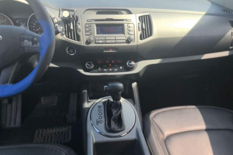 Used Kia Sportage R 2016 2.0L Automatic Two-Wheel Drive GLS Trim Audio And AC Panel