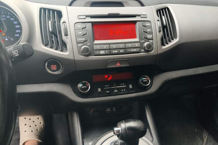 Used Kia Sportage R 2016 2.0L Automatic Two-Wheel Drive DLX Audio And AC Panel