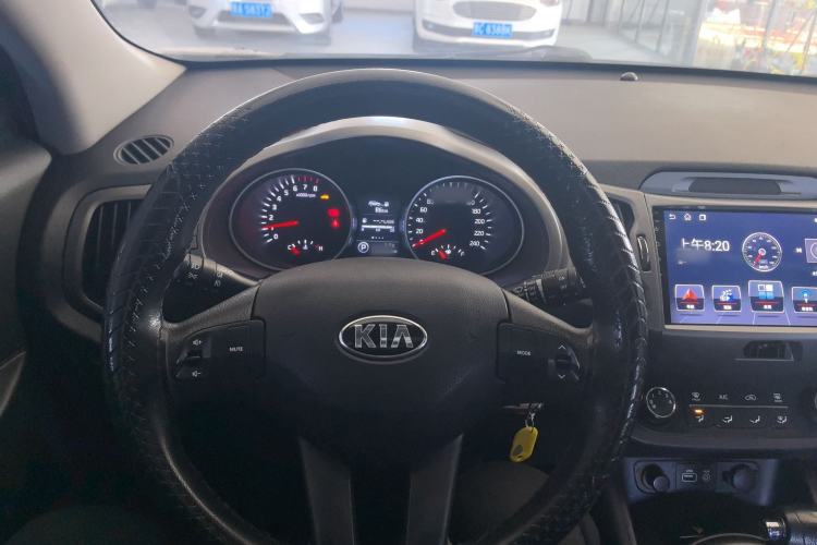 Used Kia Sportage R 2016 2.0L Automatic Two-Wheel Drive GL Center Console