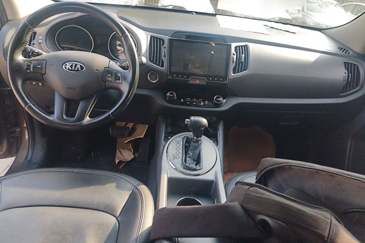 Used Kia Sportage R 2016 2.0L Automatic Two-Wheel Drive DLX Center Console