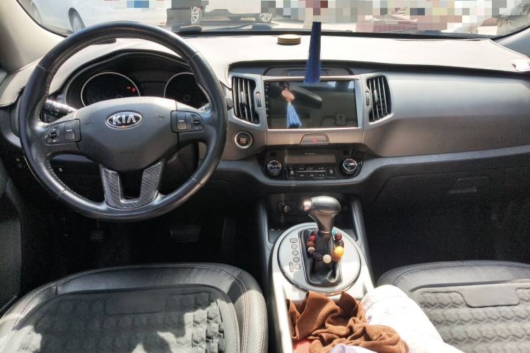 Used Kia Sportage R 2016 2.0L Automatic Two-Wheel Drive GLS Trim Center Console