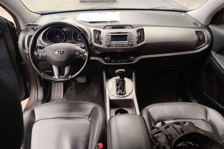 Used Kia Sportage R 2016 2.0L Automatic Two-Wheel Drive DLX Center Console