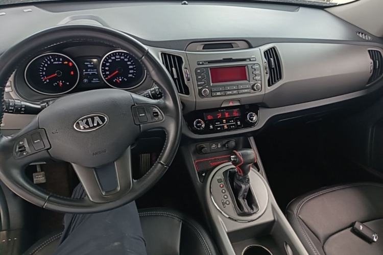 Used Kia Sportage R 2016 2.0L Automatic Two-Wheel Drive DLX Center Console