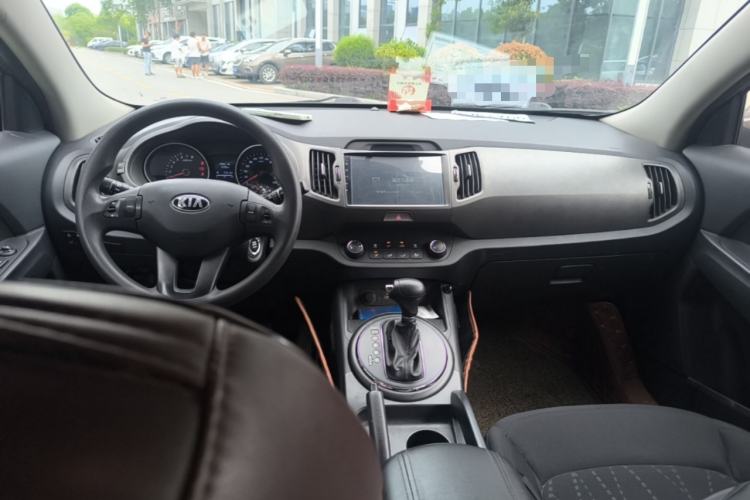Used Kia Sportage R 2016 2.0L Automatic Two-Wheel Drive GL Center Console