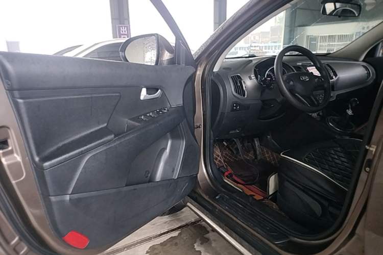 Used Kia Sportage R 2016 2.0L Manual Two-Wheel Drive GL Trim Driver Seat
