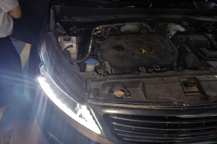 Used Kia Sportage R 2016 2.0L Automatic Two-Wheel Drive DLX Engine Bay Right