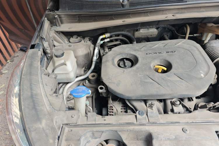 Used Kia Sportage R 2016 2.0L Automatic Two-Wheel Drive GLS Trim Engine Bay Right