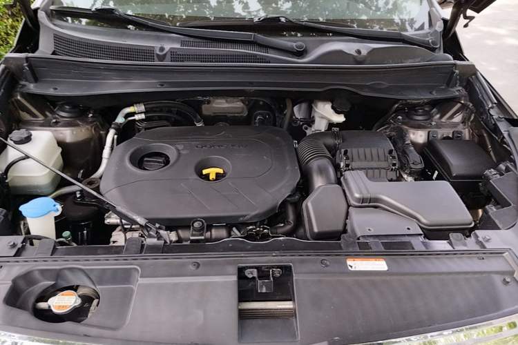 Used Kia Sportage R 2016 2.0L Automatic Two-Wheel Drive DLX Engine Bay