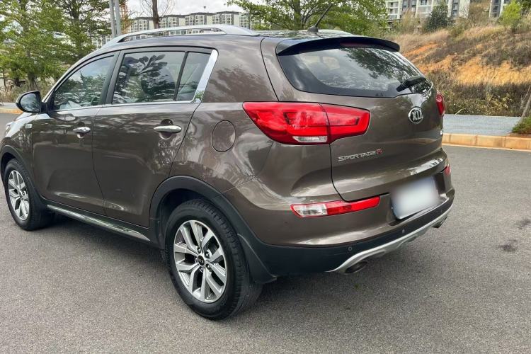 Used Kia Sportage R 2016 2.0L Automatic Two-Wheel Drive GLS Trim Exterior 2