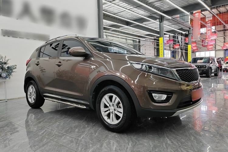 Used Kia Sportage R 2016 2.0L Manual Two-Wheel Drive GL Trim Exterior 2