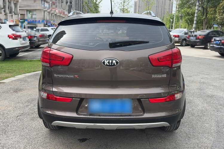 Used Kia Sportage R 2016 2.0L Manual Two-Wheel Drive GL Trim Exterior 4