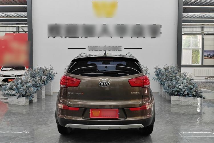 Used Kia Sportage R 2016 2.0L Manual Two-Wheel Drive GL Trim Exterior 6