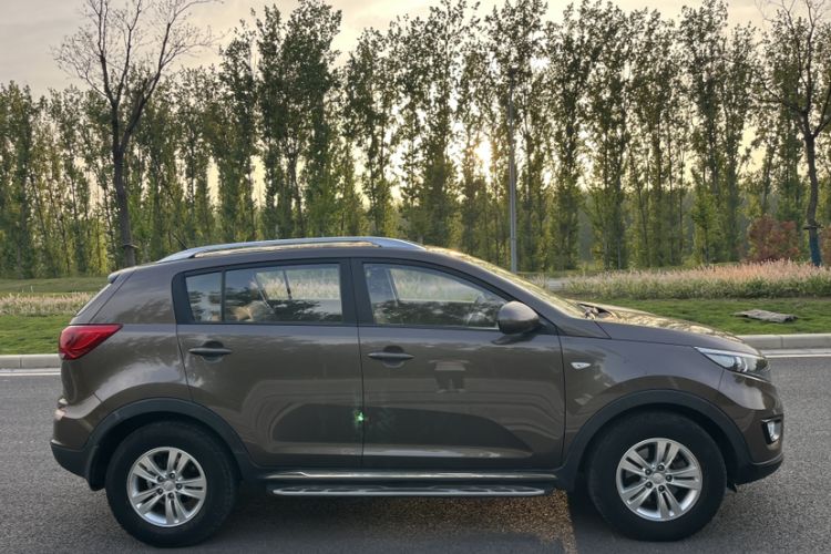 Used Kia Sportage R 2016 2.0L Automatic Two-Wheel Drive GL Exterior 9