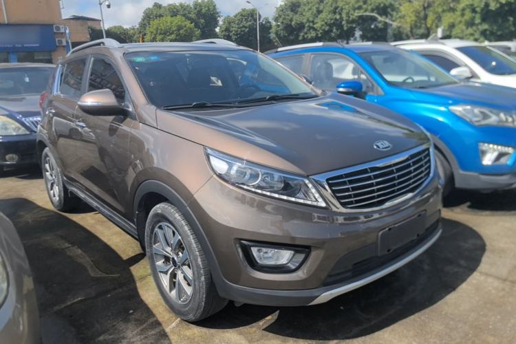 Used Kia Sportage R 2016 2.0L Automatic Two-Wheel Drive GLS Trim Front Right 45 Deg