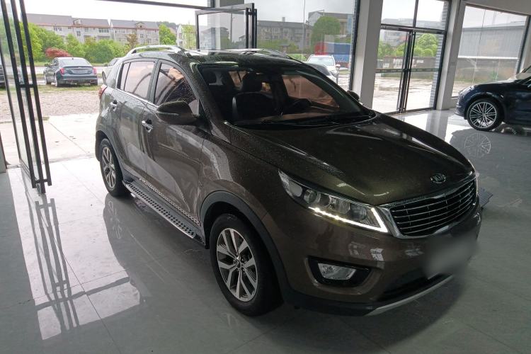 Used Kia Sportage R 2016 2.0L Automatic Two-Wheel Drive GLS Trim Front Right 45 Deg