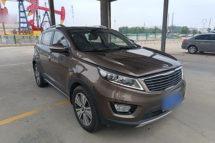 Used Kia Sportage R 2016 2.0L Automatic Two-Wheel Drive DLX Front Right 45 Deg