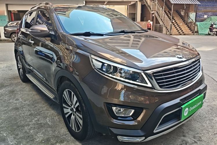 Used Kia Sportage R 2016 2.0L Automatic Two-Wheel Drive DLX Front Right 45 Deg