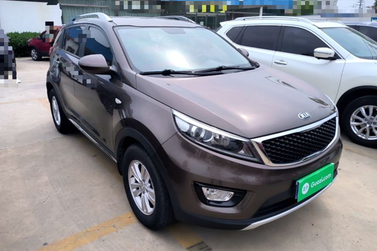 Used Kia Sportage R 2016 2.0L Manual Two-Wheel Drive GL Trim Front Right 45 Deg