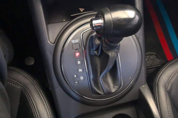 Used Kia Sportage R 2016 2.0L Automatic Two-Wheel Drive GL Gear Lever