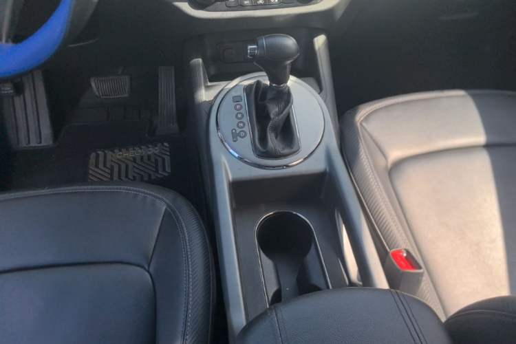 Used Kia Sportage R 2016 2.0L Automatic Two-Wheel Drive GLS Trim Gear Lever