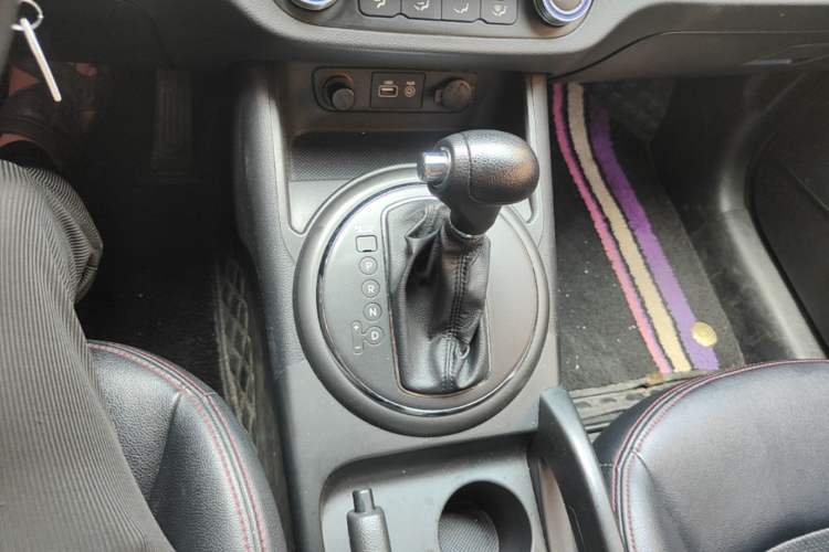 Used Kia Sportage R 2016 2.0L Automatic Two-Wheel Drive GL Gear Lever