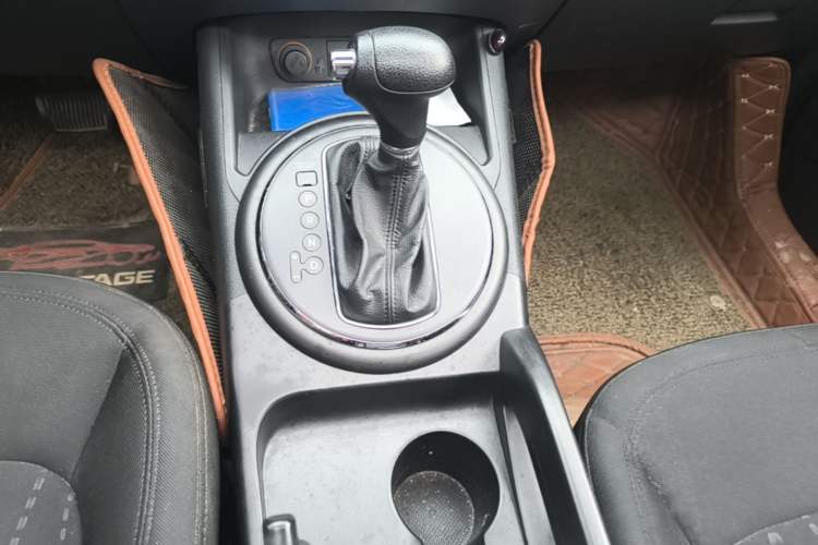 Used Kia Sportage R 2016 2.0L Automatic Two-Wheel Drive GL Gear Lever