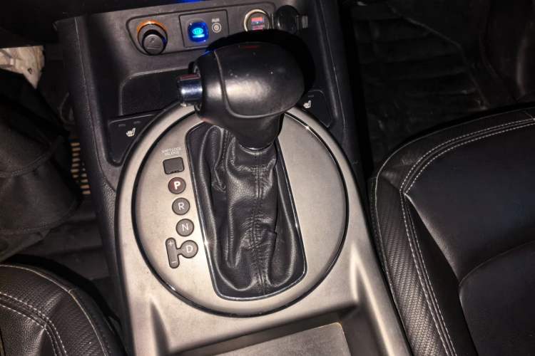 Used Kia Sportage R 2016 2.0L Automatic Two-Wheel Drive DLX Gear Lever